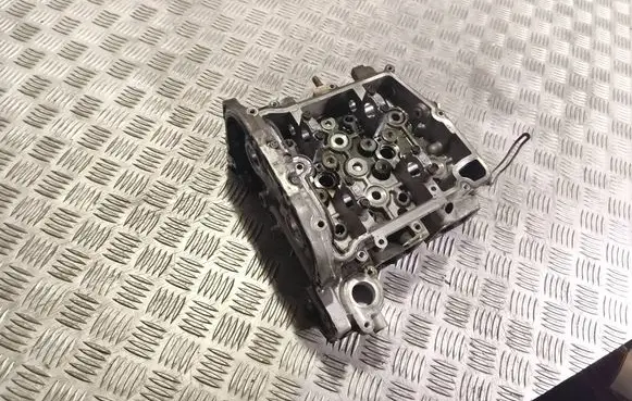 Subaru Outback Engine head 