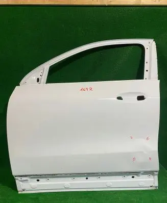 Mercedes-Benz GLA H247 Front door A2477224101
