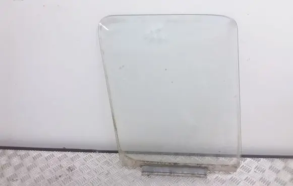 Volkswagen II LT Front door window glass four-door