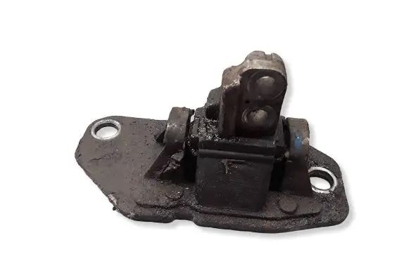 Volvo XC90 Engine mount bracket 