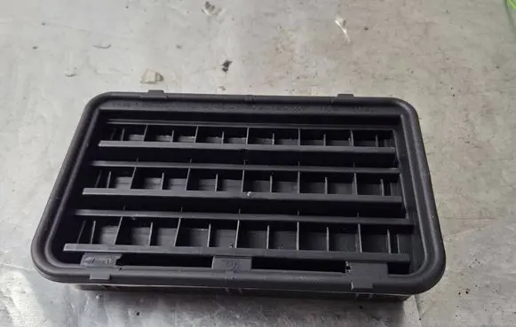 BMW 6 F06 Gran coupe Quarter panel pressure vent 6962293 60829010