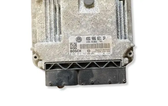Volkswagen PASSAT B6 Engine control unit/module 03G906021DP