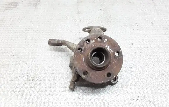 Front wheel hub spindle knuckle