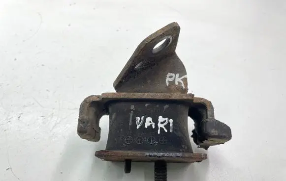 KIA Sorento Engine mount bracket 218123E250
