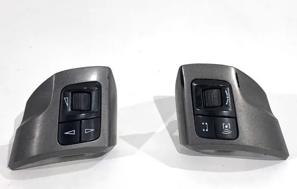 Opel Astra H Steering wheel buttons/switches 13208858