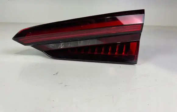 Audi A5 Tailgate rear/tail lights 8W6945094F