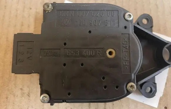 Volkswagen Golf IV Air flap motor/actuator 6NN00762600 653400R