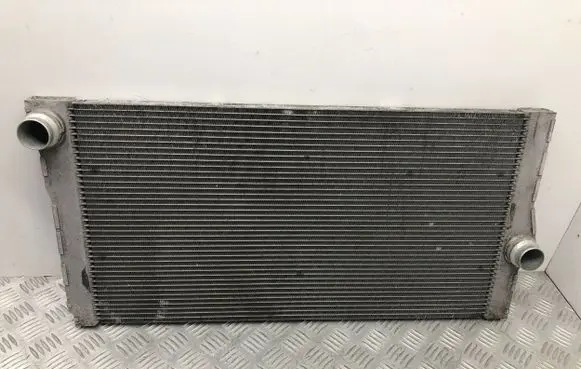 BMW 5 F10 F11 Coolant radiator 8509177 X0010001