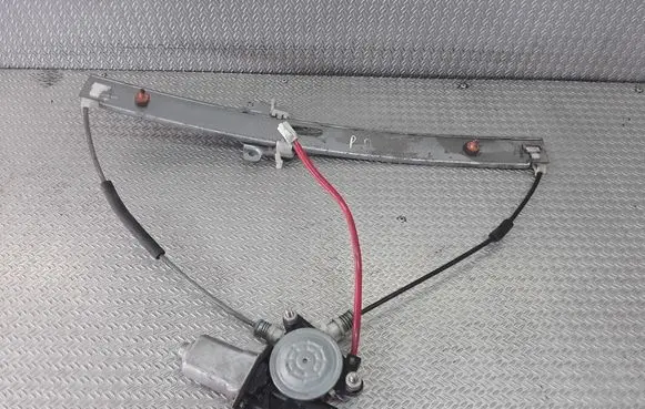 Ford Maverick Front door window regulator with motor