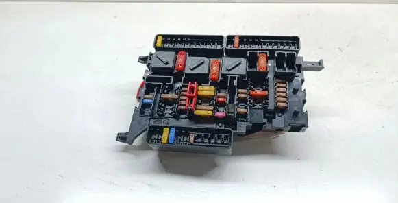 BMW 2 F46 Fuse module 9360501 61149360501