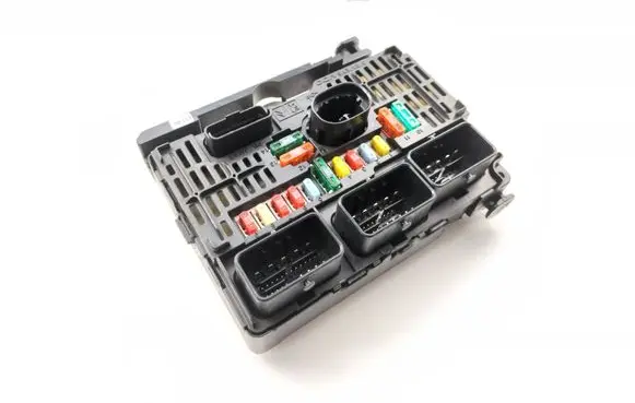 Citroen C4 I Fuse module 9661682980