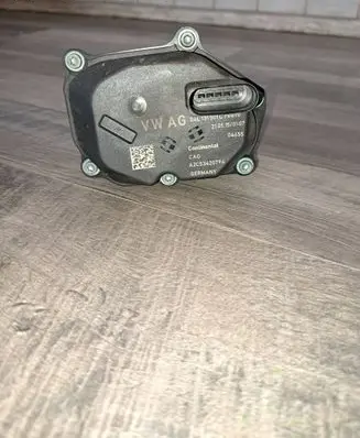 Volkswagen Touran II EGR valve 04L131501C A2C53420794