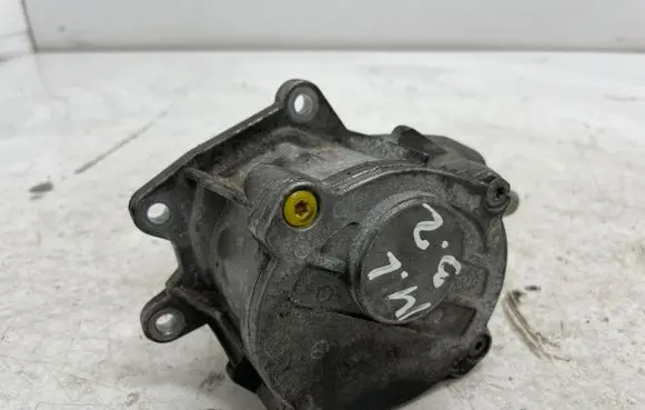 Mercedes-Benz ML W164 Vacuum pump A6422300164