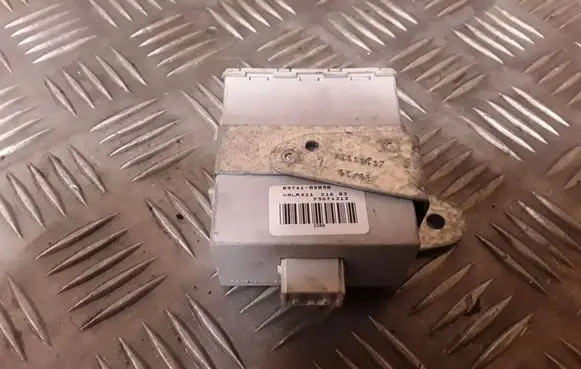 Toyota Corolla E120 E130 Door central lock control unit/module 8974102090 73671312 73111517