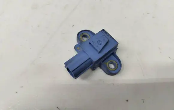 Volkswagen Jetta V Airbag deployment crash/impact sensor 1K0955557A