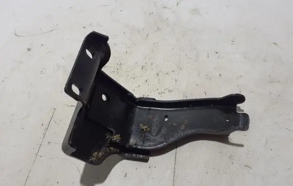 Renault Espace VI A/C compressor mount bracket 926121585R