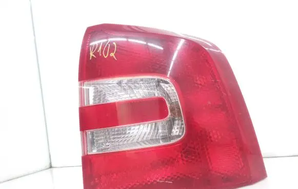 Skoda Octavia Mk2 (1Z) Rear/tail lights 1Z9945 1Z9945258