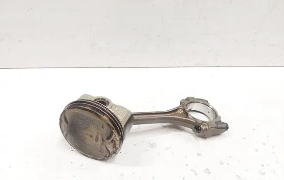 Toyota Yaris Piston with connecting rod 21120