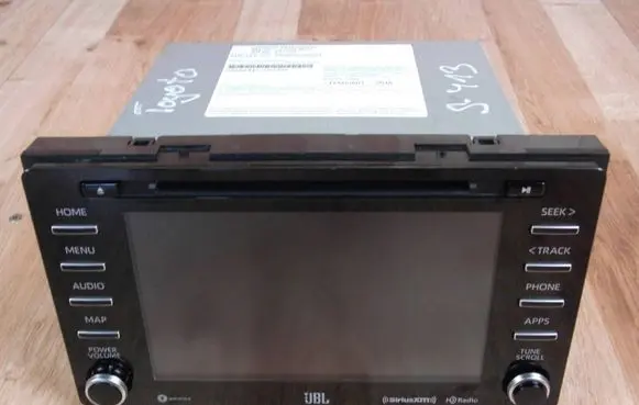 Radio/CD/DVD/GPS head unit