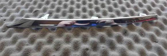 Front bumper splitter molding