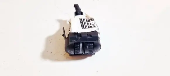 Volkswagen Golf V Headlight level height control switch 8l0971883