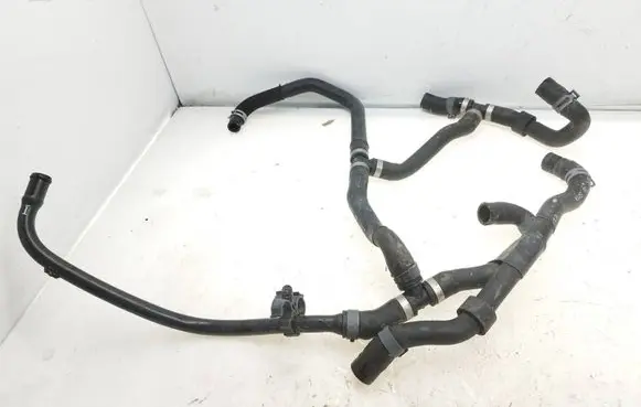 Engine coolant pipe/hose