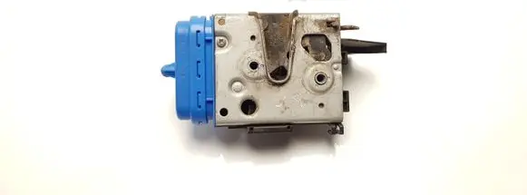 Audi A4 S4 B5 8D Rear door lock 8D0839015A