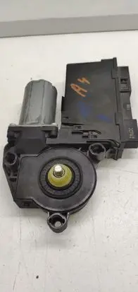 Audi A4 S4 B7 8E 8H Front door window regulator motor 8E2959801F