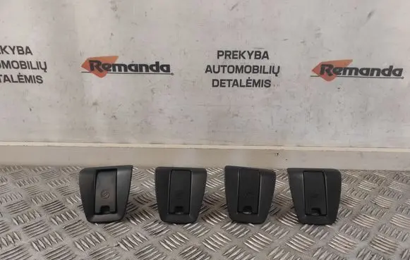 Audi TT TTS RS Mk3 8S ISOFIX cover 8S8887233 8S8887187