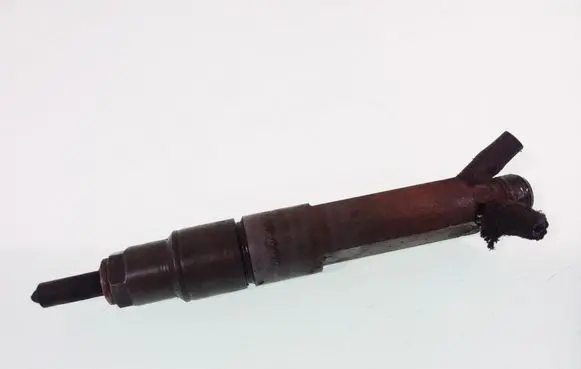 Volkswagen Golf III Fuel injector 028130201G