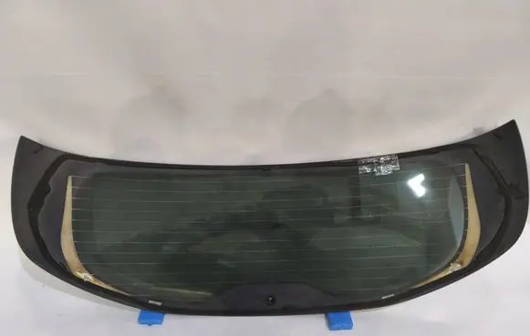 KIA Carens III Rear windscreen/windshield window 4443BYPMI