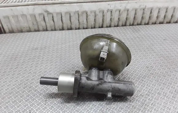 Audi A6 S6 C4 4A Master brake cylinder 8A0611301A
