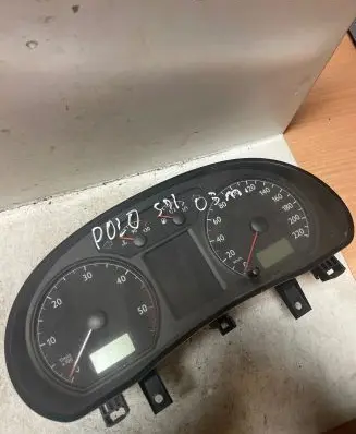 Volkswagen Polo Speedometer (instrument cluster) 6Q0920800E 14020300442 VWZ7Z0B6338153