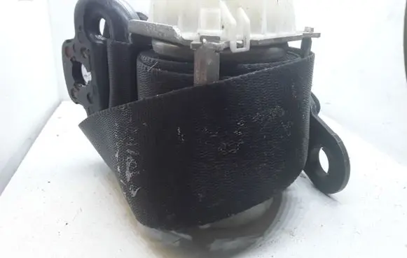 Ford Focus Front seatbelt 4M51A61294AK 33032071