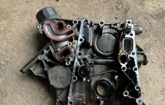 Mercedes-Benz E W211 Timing chain cover R6110151202