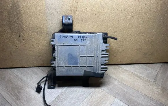Volkswagen Sharan Engine control unit/module 012E599 7M0953254D 98VW15607BA