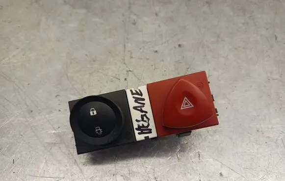 Renault Megane II Hazard light switch 8200407415 8200109723 8200095493