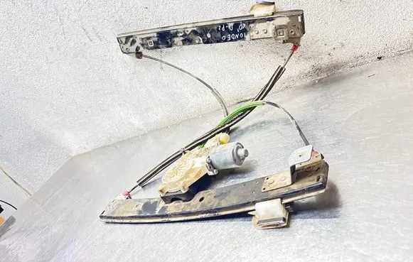 Ford Mondeo MK IV Front door window regulator with motor 6M2114553B