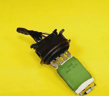 Smart ForFour I Heater blower motor/fan resistor R27KR74K