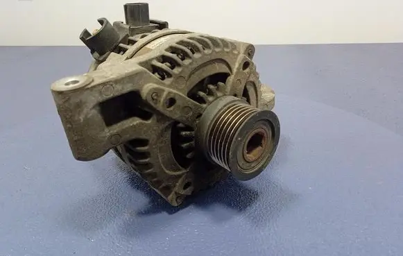 Volvo C30 Generator/alternator 30667071