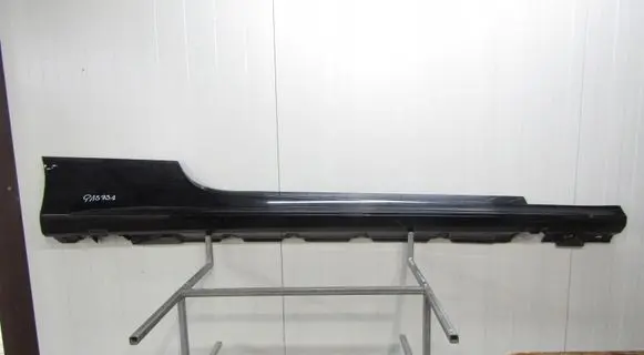 Front sill (body part)