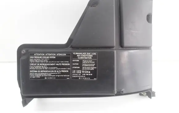 Mercedes-Benz ML W163 Fuse box cover 1635400382