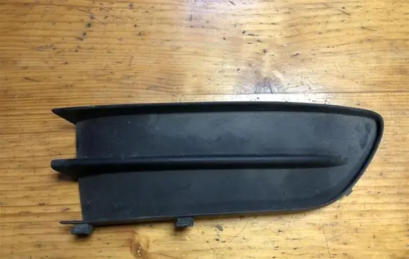 Renault Laguna II Front bumper lower grill 000009693
