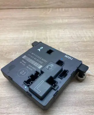 Mercedes-Benz E W211 Door control unit/module 2118704026 00006805Used