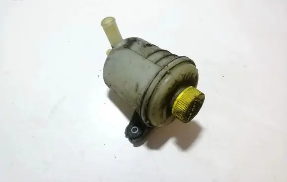 Mazda 323 Power steering fluid tank/reservoir