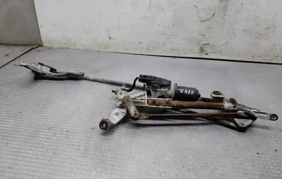 Mitsubishi Grandis Front wiper linkage and motor