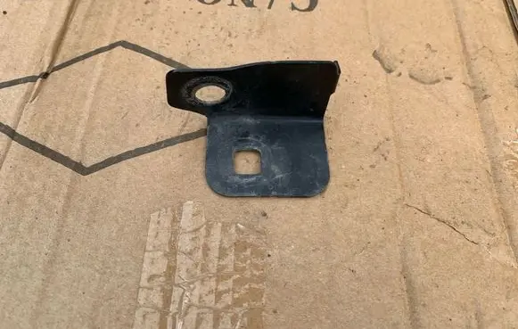 Land Rover Range Rover Velar Fender mounting bracket J8A216A142AA