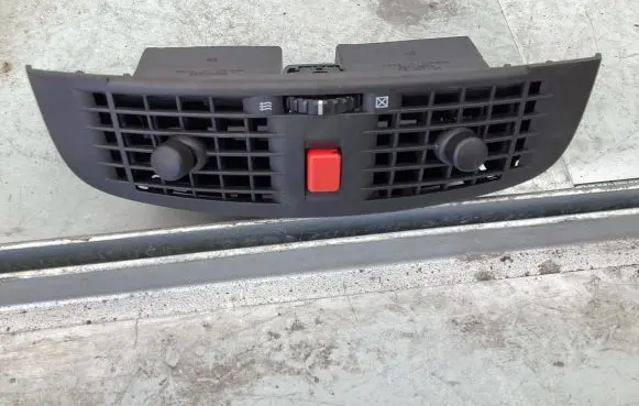 Cadillac CTS Dashboard side air vent grill/cover trim 25703804 M1516E1420