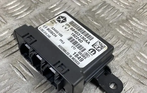 Jeep Compass Other control units/modules P68403130AA