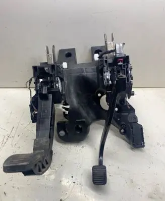Opel Meriva B Pedal assembly 8701610